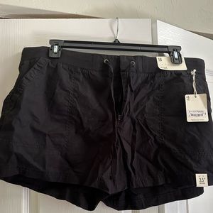 Women’s size 18 a.n.a JcPenny Brand shorts.
